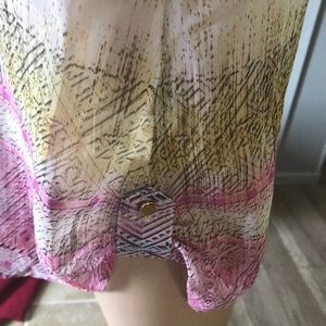 Pretty blouse no holes no stain